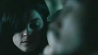 দ্যাট সিটকম শো বাংলাদেশি নেকেড থেকে প্রিফেক্ট এমা হিক্স এবং জে টেলরের সাথে মিশনারি স্মুট