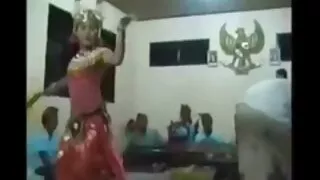 থ্রোটেড থেকে চমত্কার ক্লো চেরির বাংলাদেশি চোদাচোদি সাথে আঙুল তোলার দৃশ্য